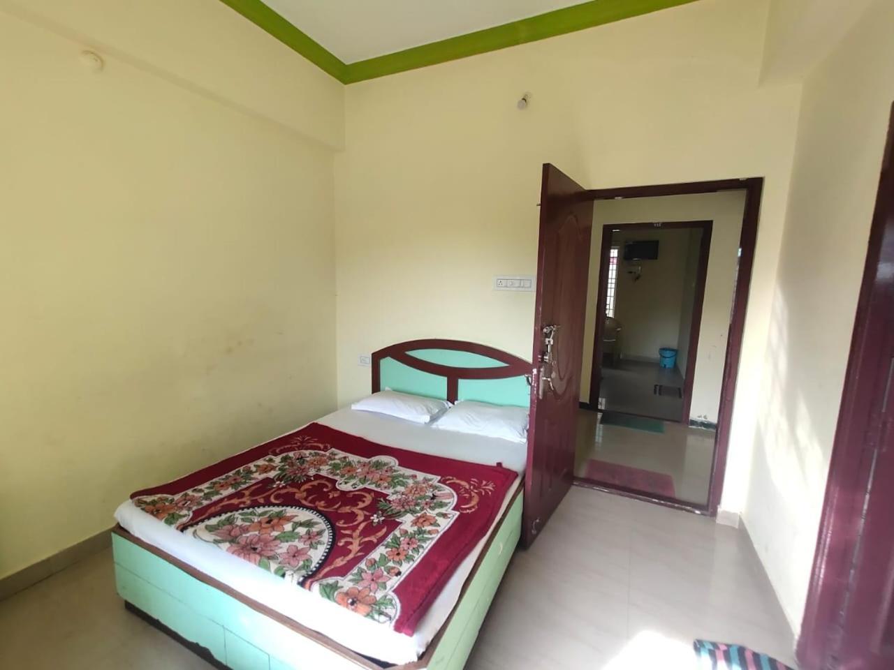 Hotel Ruchi Yercaud Ngoại thất bức ảnh