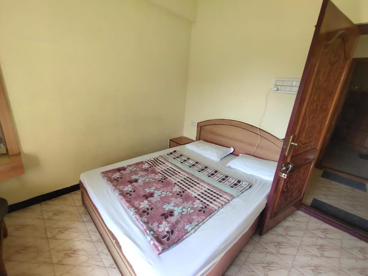 Hotel Ruchi Yercaud Ngoại thất bức ảnh